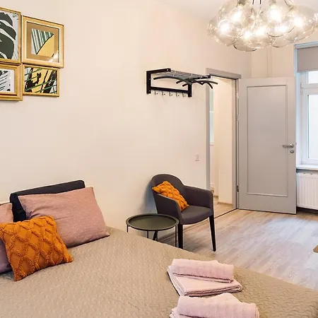 Morrison Apartment/15 Guests/7bedrooms/riga Old Town Lägenhet