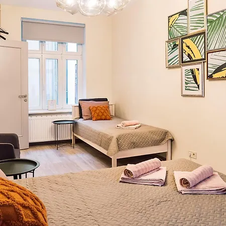 Morrison Apartment/15 Guests/7bedrooms/riga Old Town Lägenhet Riga