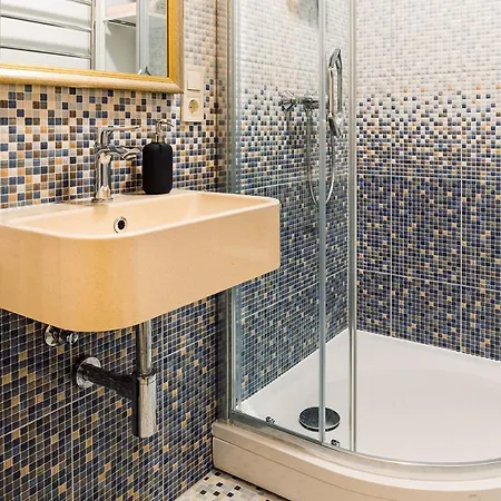 Morrison Apartment/15 Guests/7bedrooms/riga Old Town Apartamento