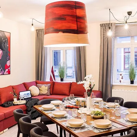 Morrison Apartment/15 Guests/7bedrooms/riga Old Town Apartment *